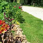 Les Cles Du Parc Panzió Combrand