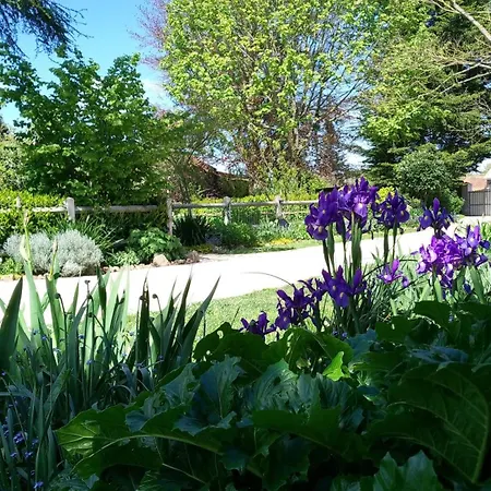 Les Cles Du Parc Bed & Breakfast 3*