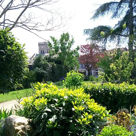 לינה וארוחת בוקר Les Cles Du Parc 3*